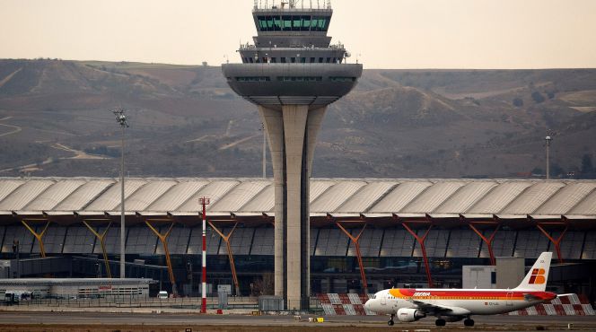 Terminal 4 y torre de control del aeropuerto de Barajas Getty Images