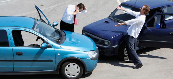 Recreación de un accidente de coche.