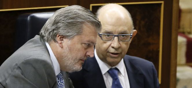 Educación olvida a Wert: Dará más becas y ayuda para libros