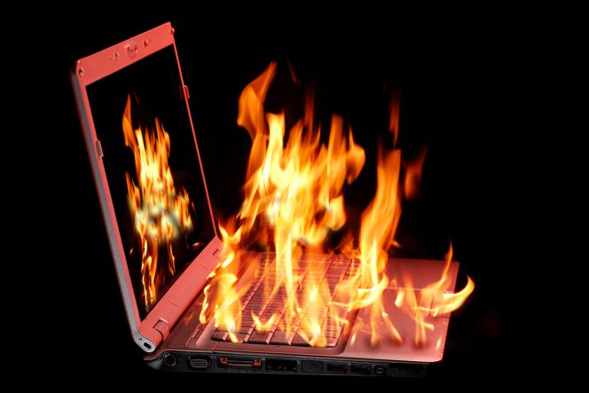 Portátil ardiendo