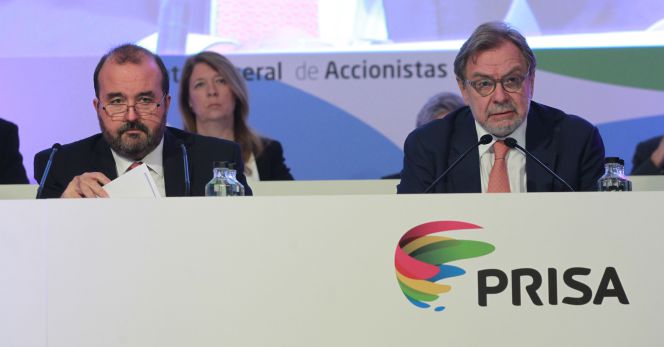 El consejero delegado de PRISA, José Luis Sainz, junto al presidente del grupo, Juan Luis Cebrián, en la junta de accionistas celebrada el pasado mes de abril. P. Monge