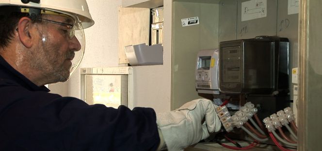 AIE aconseja a España limpiar los costes de la tarifa de luz