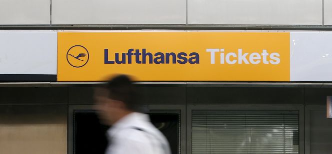 Mostrador de la compañía Lufthansa en un aeropuerto.