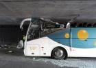 Seis jóvenes heridos graves en un accidente de autobús Seis jóvenes heridos graves en un accidente de autobús