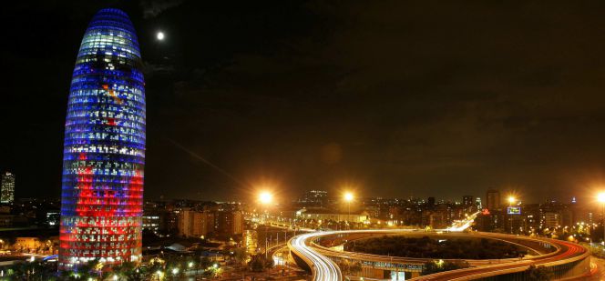 Ada Colau indulta a la Torre Agbar de Barcelona