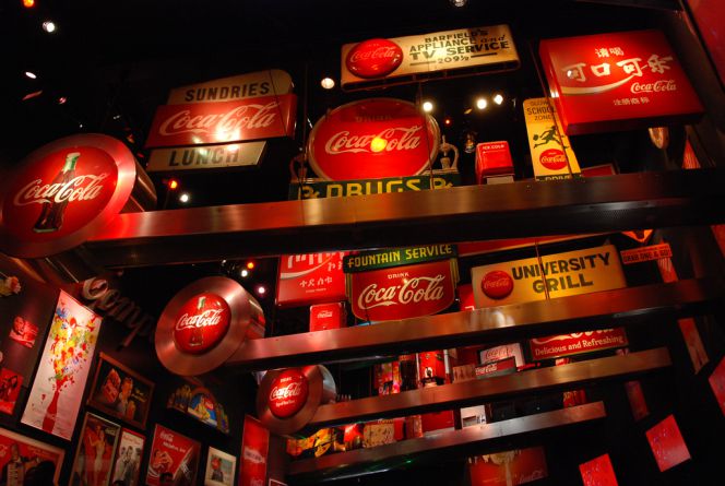 coca cola, campofrio, danone, colgate, don simon, nike, apple, iphone