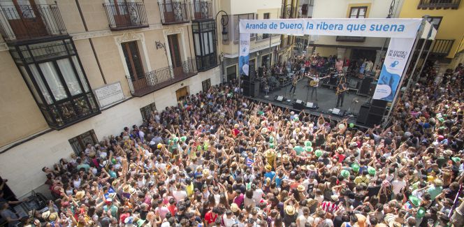 La Plaza del Trigo, en Aranda de Duero, durante una actuación del festival Sonorama 2014
