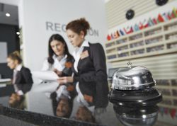 Jóvenes sin vacaciones por un trabajo de verano