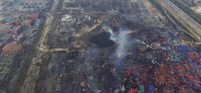 Imagen del puerto de Tianjin tras la explosión de la semana pasada