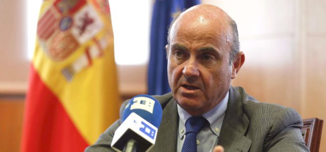 El ministro de Economía, Luis de Guindos, en una entrevista con Efe.
