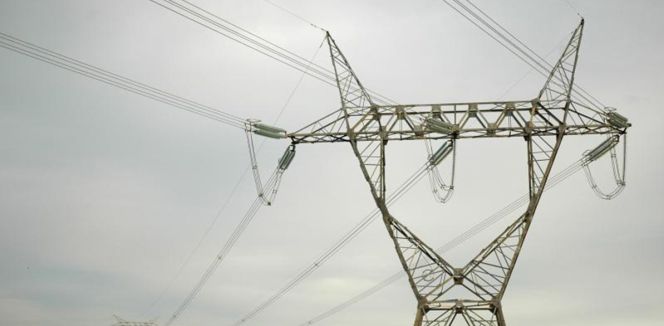 Una línea de transmisión de Abengoa.