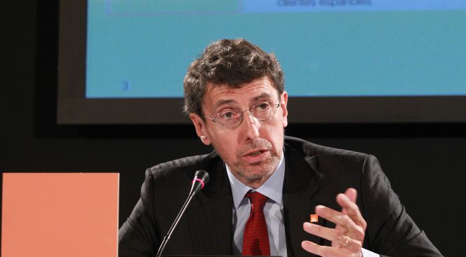 Orange carga contra el monopolio televisivo de Telefónica