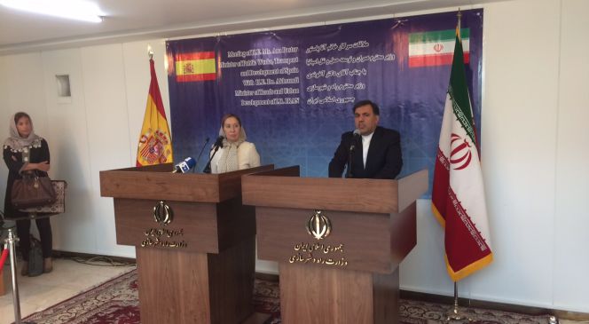 Comparecencia de la ministra de Fomento, Ana Pastor, con el ministro de Carreteras y Desarrollo Urbano de Irán, Abbas Ahmad Akhoundi.