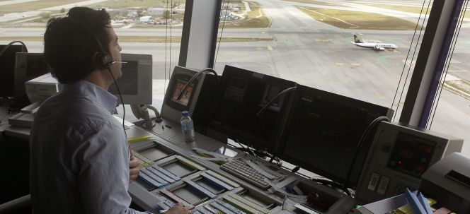 Los controladores convocan dos nuevas jornadas de huelga