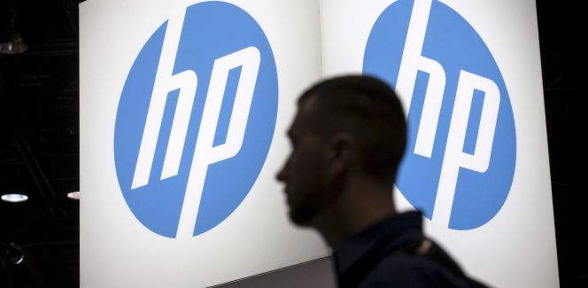 Imagen de un puesto de HP en una feria tecnológica.