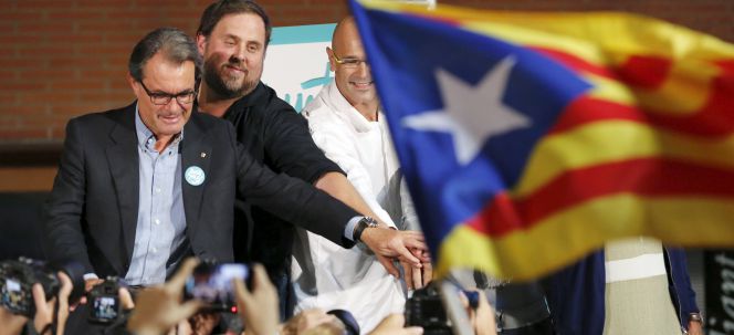 El presidente de la Generalitat, Artur Mas, el líder de ERC, Oriol Junqueras y el cabeza de lista de Junts pel Sí, Raül Romeva.