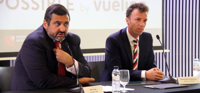El presidente de Vueling, Alex Cruz, y el nuevo director comercial de la compañía, David García Blancas.