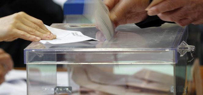 Urna de votaciones a elecciones municipales.