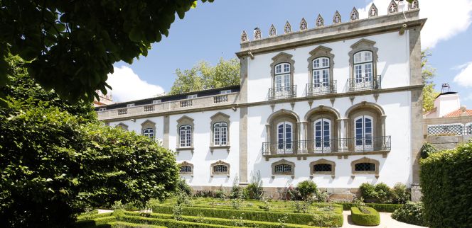 Paradores estrena en Portugal su modelo de franquicia