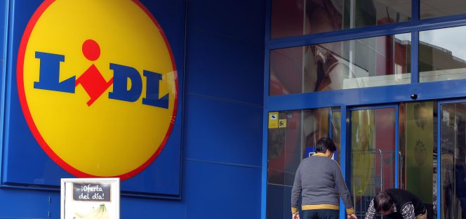 Lidl vuelve a tirar el precio del vino