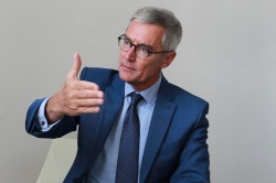 “Es necesario reequilibrar las carteras con más renta fija”