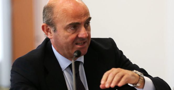 El ministro español de Economía y Competitividad, Luis de Guindos, el sábado tras su participación en la Asamblea Anual del Fondo Monetario Internacional (FMI) y el Banco Mundial (BM) en Lima.