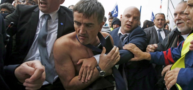 El director de Recursos Humanos, Xavier Broseta, tras la agresión.