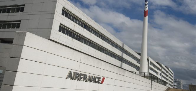 Vista de las oficinas de Air France en Roissy en France cerca de París (Francia).