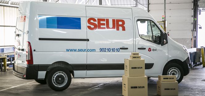 Reparta regalos esta Navidad: Seur busca a 1.500 personas