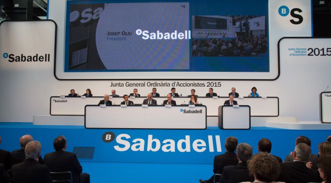 Junta de accionistas de Banco Sabadell de 2015.