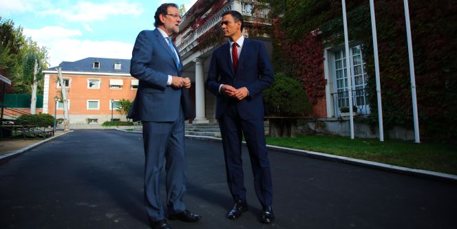 El presidente del Gobierno, Mariano Rajoy y el líder del PSOE, Pedro Sánchez, esta tarde en La Moncloa.