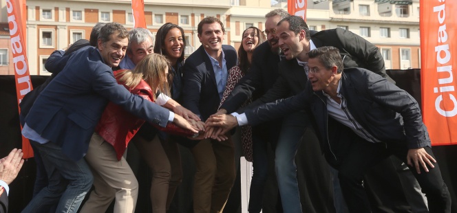 Acto de Ciudadanos en la explanada del Templo de Debot en Madrid. De izquierda a derecha: Toni Cantó, Marta Rivero, Matias Alonso, Luis Garicano, Begoña Villacis, Albert Rivera, Ines Arrimadas, Juan Carlos Girauta, Ignacio Aguado y Luis Salvador.