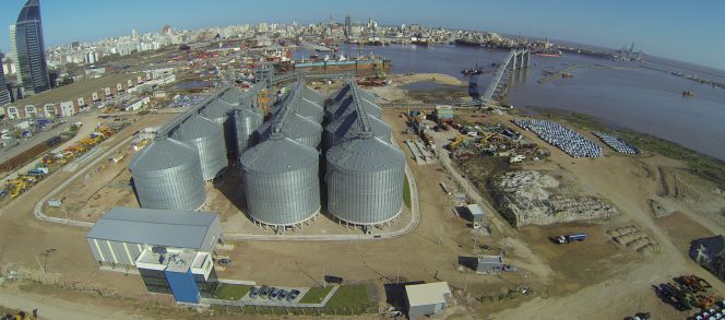 Vista aérea de la planta de tratamiento que se va a inaugurar en el Puerto de Montevideo.