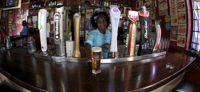 ¿Hace una cañita? Una pinta de Castle Lager, marca de SABMiller, en Ciudad del Cabo.