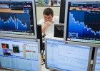 El Tesoro capta 3.500 millones a menor interés El Tesoro capta 3.500 millones a menor interés
