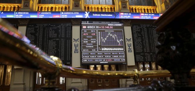 Monitor informativo en la bolsa de Madrid que muestra el principal indicador de la Bolsa española.