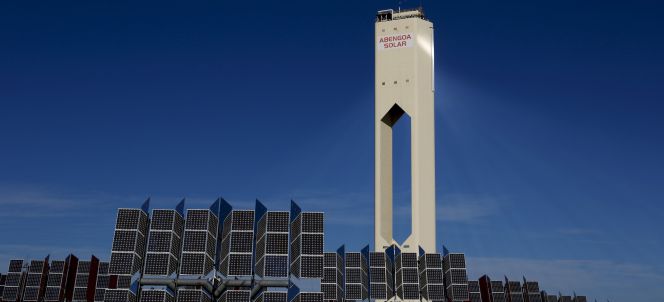 Planta de energía solar de Abengoa, en Sanlúcar la Mayor (Sevilla).