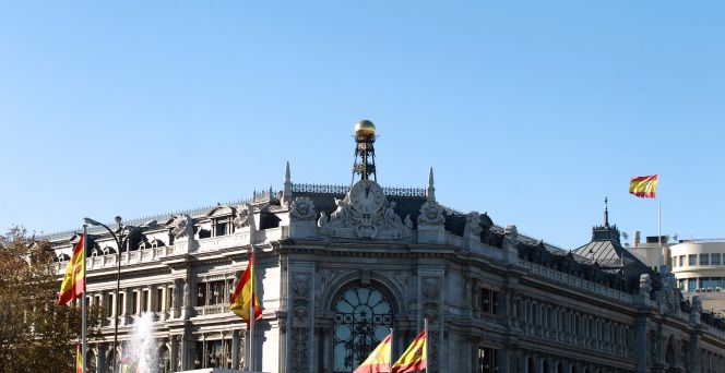 Fachada de la sede del Banco de España en la calle Alcalá de Madrid.