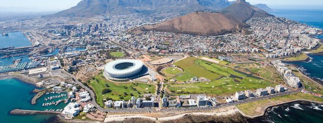 Ciudad del Cabo es, junto con Johannesburgo, uno de los centros rn económicos del país.