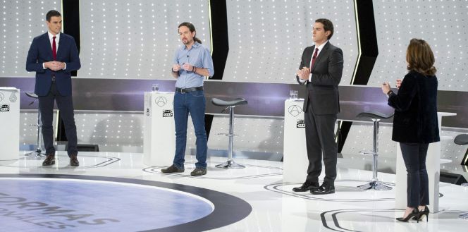 Imagen facilitada por ATRESMEDIA (i-d), del secretario general del PSOE, Pedro Sánchez, el secretario general de Podemos, Pablo Iglesias, el presidente de Ciudadanos, Albert Rivera, y la vicepresidenta del Gobierno y candidata por Madrid al Congreso, Soraya Sáenz de Santamaría.