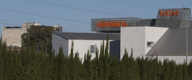 Exterior del complejo de Abengoa Water en Dos Hermanas (Sevilla). EFEArchivo