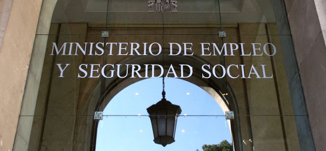 Fachada del Ministerio de Empleo y Seguridad Social en Madrid.