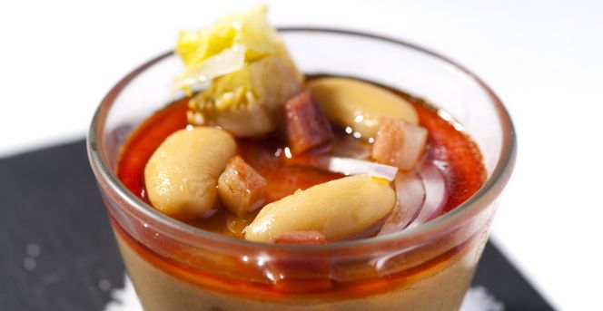 Fabada presentada con “los sabores de antaño y las texturas de hoy”.