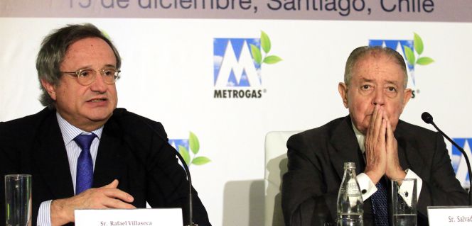 El presidente de Gas Natural Fenosa, Salvador Gabarró (d), y el consejero delegado Rafael Villaseca (i), el martes en Santiago de Chile.