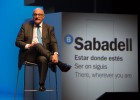 Oliu incide en que la banca debe adaptarse a tipos bajos Oliu incide en que la banca debe adaptarse a tipos bajos