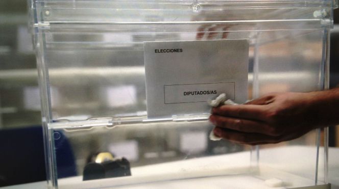 Urna en un almacén en Sevilla