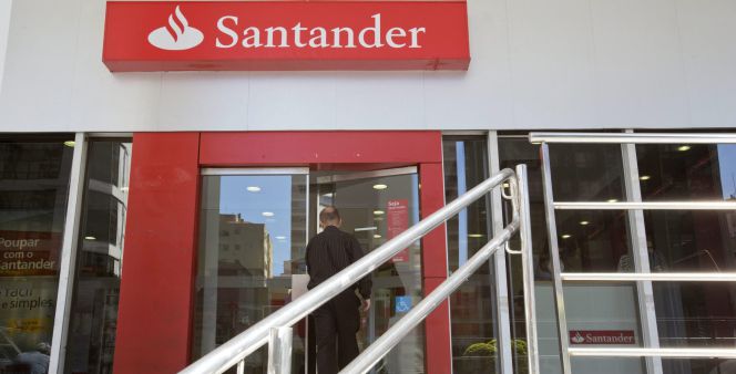 Vista exterior de una agencia del Banco Santander.