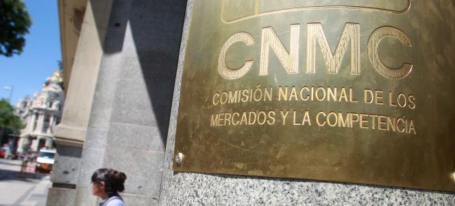 La CNMC desautoriza la bajada de la luz decidida por Industria