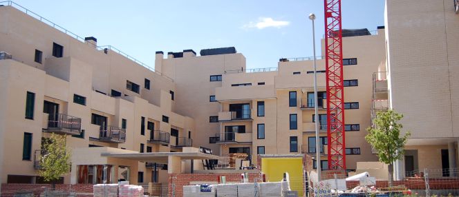 Viviendas en construcción en la nueva zona residencial de Valdebebas (Madrid).