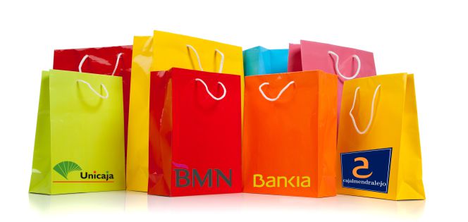 Las compras y ‘descompras’ de la banca mediana